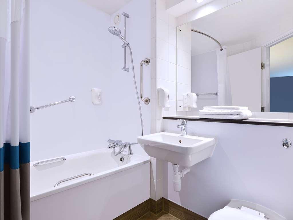 Travelodge Leeds Central Eksteriør bilde